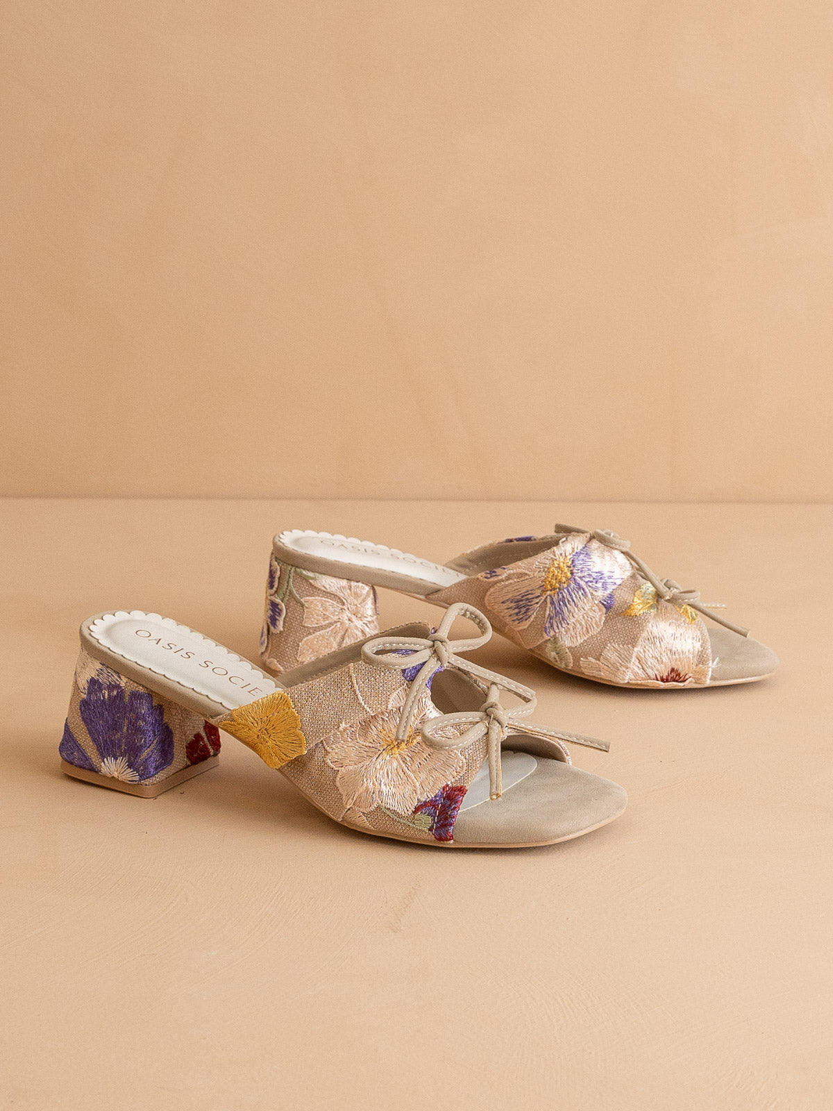 The Emerald | Floral Double Bow Peep Hole Sandal – Oasis Society