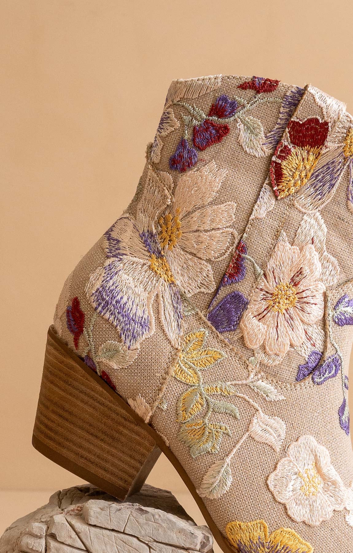 The Wanda | Taupe Floral Appliqué Cowgirl Boot – Oasis Society