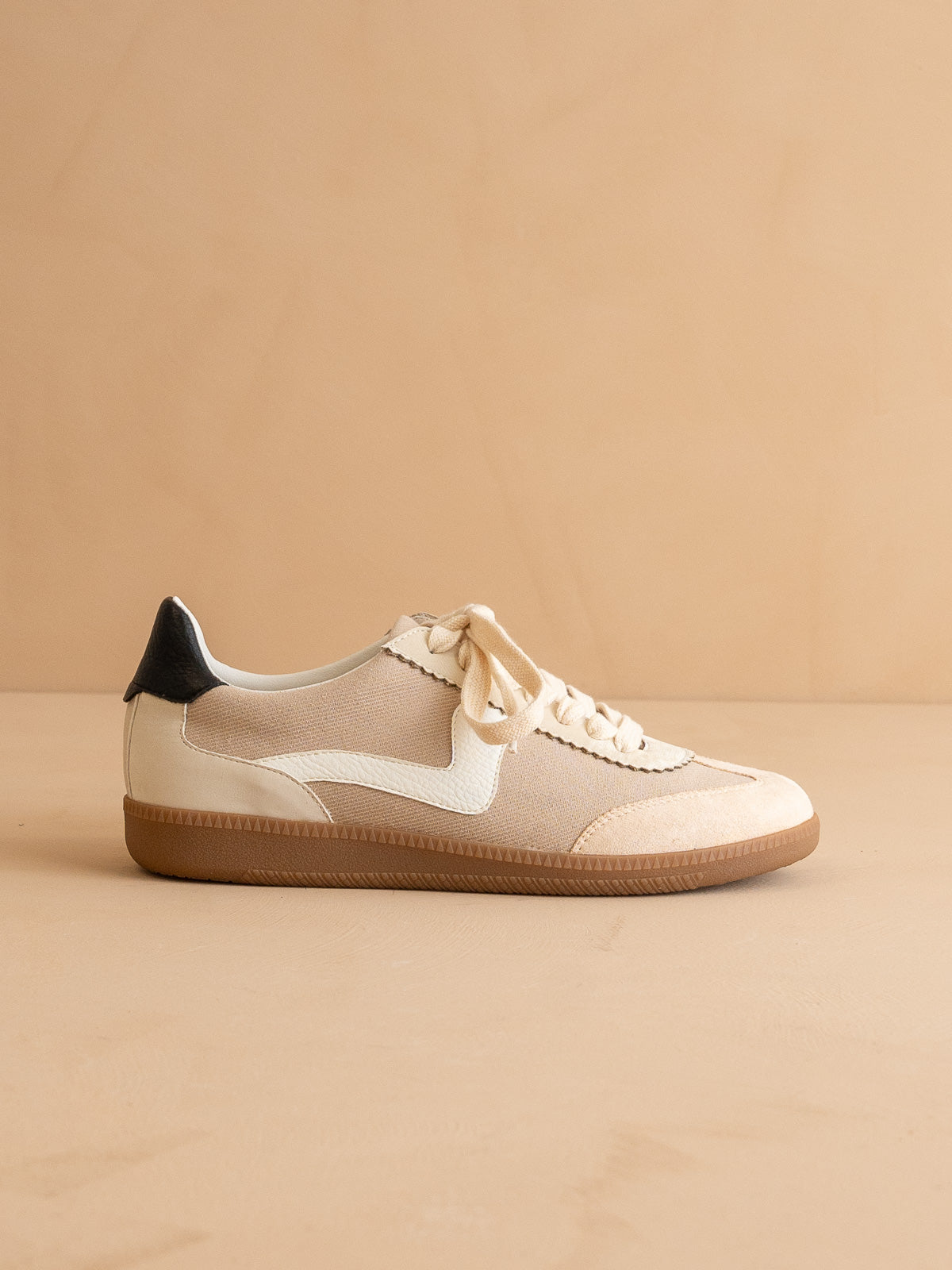 The Kyla Almond Classic Low Top Sneakers *FINAL SALE* – Oasis