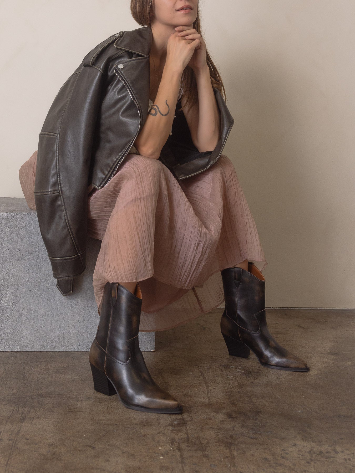 The Ames | Brown Short Cowgirl Booties – Oasis Society