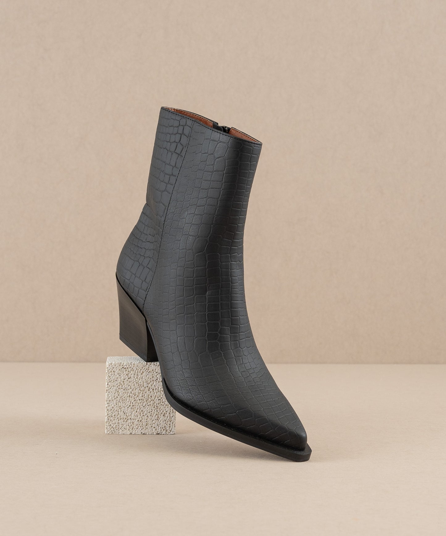 The Miley - Black Alligator print pointed toe bootie