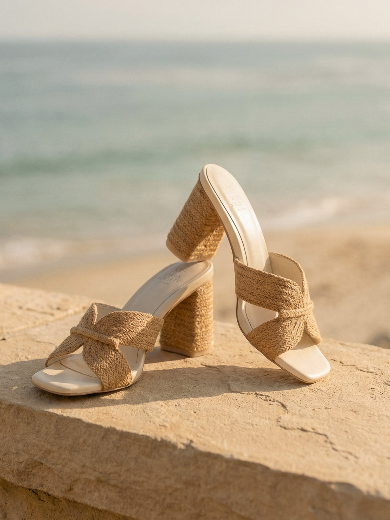 The Santiago | Toffee Raffia Block Heel – Oasis Society