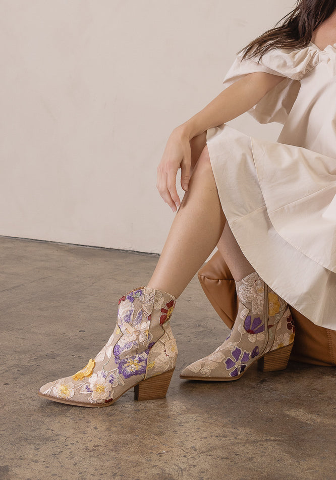 Contrast Embroidered Leather Western Boots - Oasis Society