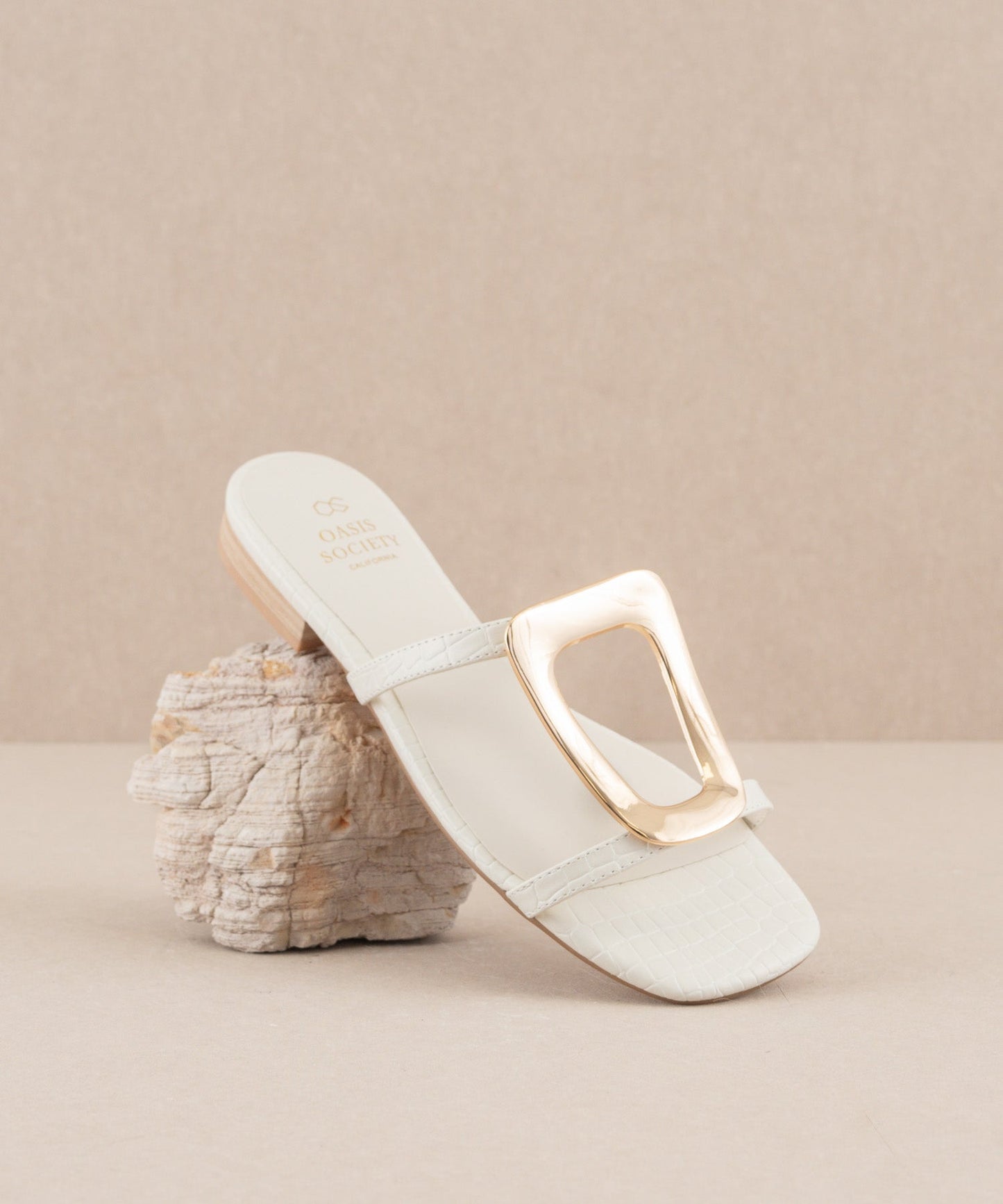 The Amiyah | White Statement Buckle Sandal